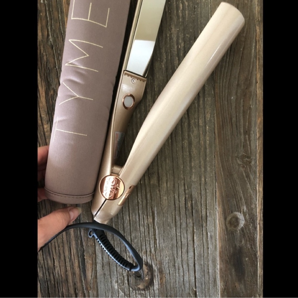 Tyne hair straightener & curler, only used a few times, great condition.
